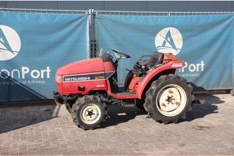 Mitsubishi MT165 - Trator: foto 1 Mitsubishi MT165 - Trator: foto 1