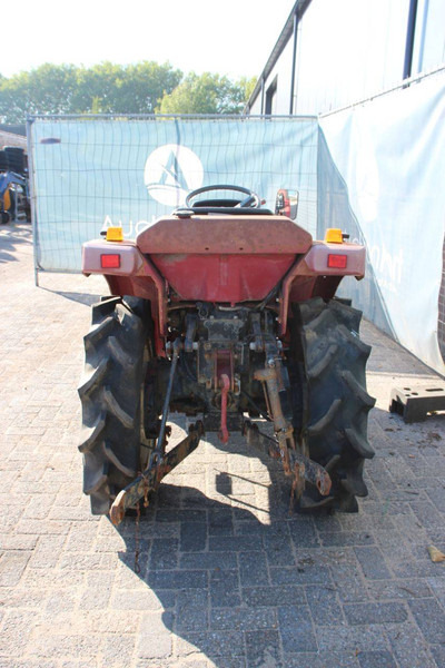 Mitsubishi MT165 - Trator: foto 4 Mitsubishi MT165 - Trator: foto 4