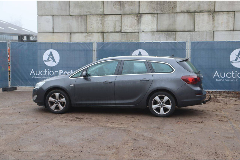 Opel Astra Sports Tourer - Automóvel: foto 3 Opel Astra Sports Tourer - Automóvel: foto 3