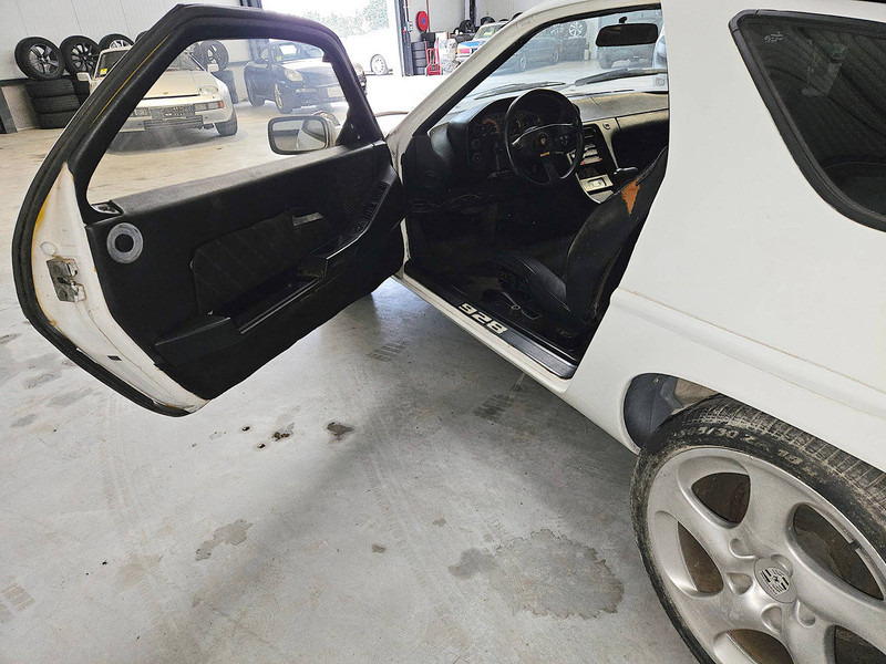 Sedan Porsche 928 S Automatic: foto 18