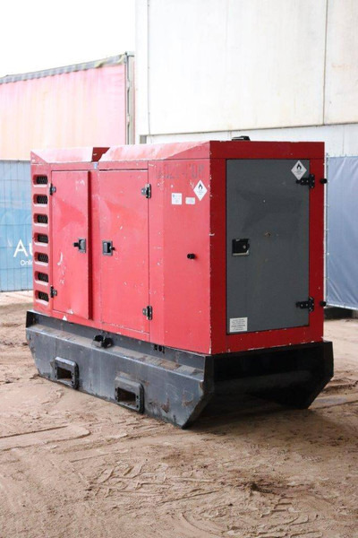 SDMO R145 - Gerador elétrico: foto 4 SDMO R145 - Gerador elétrico: foto 4