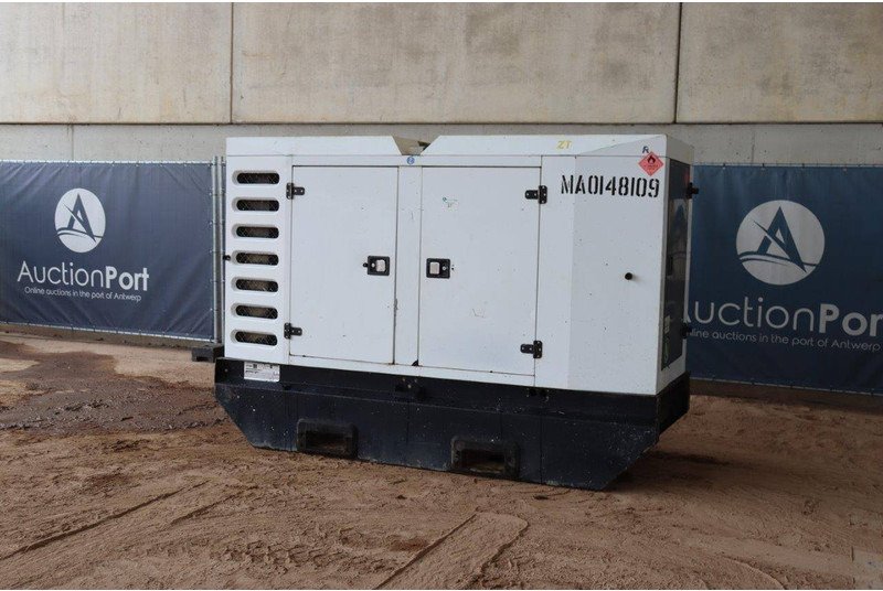 SDMO R90C3 - Gerador elétrico: foto 3 SDMO R90C3 - Gerador elétrico: foto 3