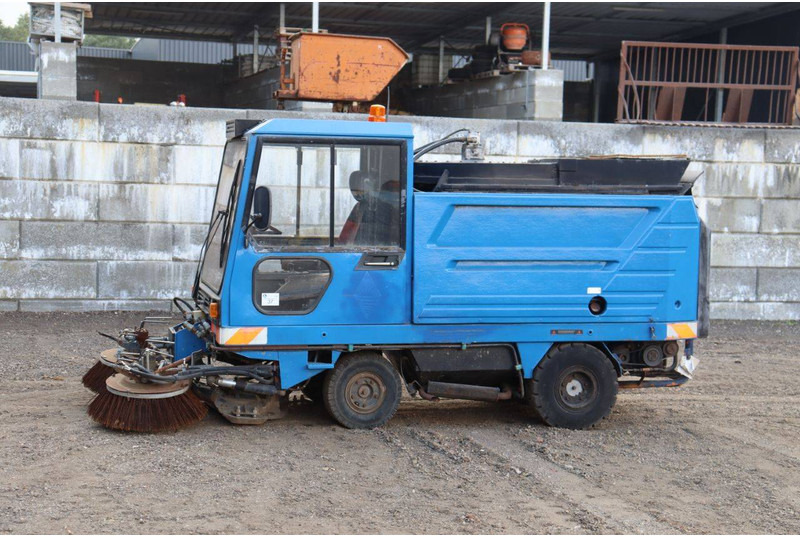 Schmidt SK152S - Varredora urbana: foto 1 Schmidt SK152S - Varredora urbana: foto 1