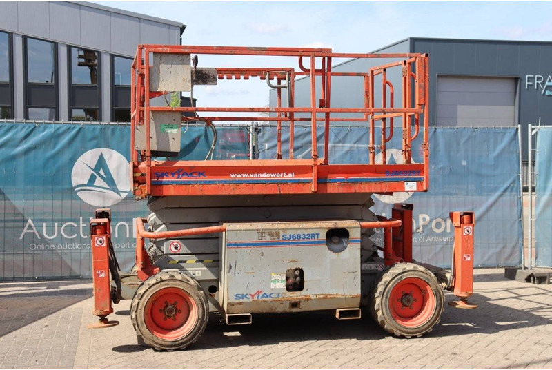 Skyjack SJ6832RT - Plataforma de Tijera/ Plataforma de tesoura: foto 1 Skyjack SJ6832RT - Plataforma de Tijera/ Plataforma de tesoura: foto 1