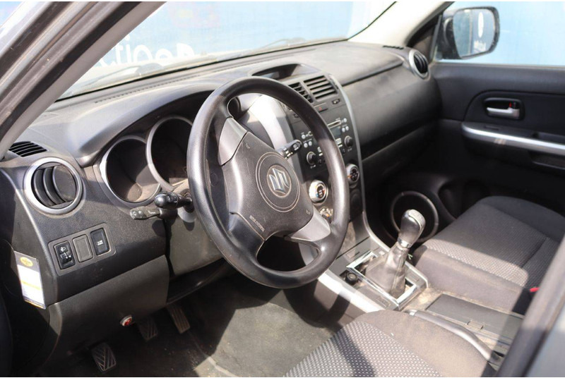 Sedan Suzuki Grand Vitara: foto 11