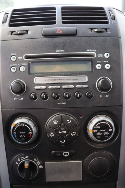 Sedan Suzuki Grand Vitara: foto 17
