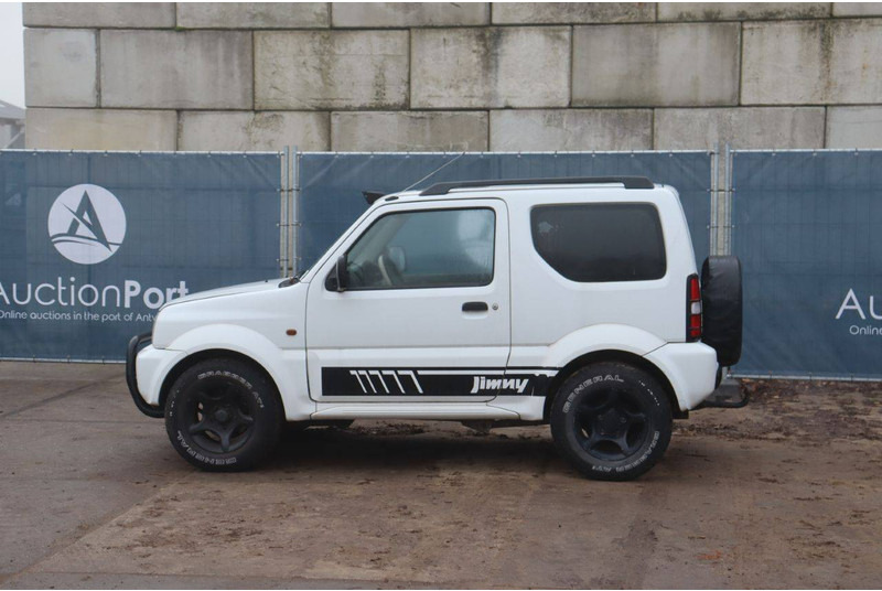 Suzuki Jimny - SUV: foto 3 Suzuki Jimny - SUV: foto 3