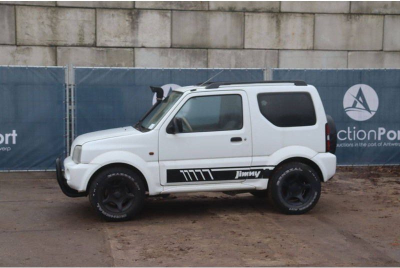 Suzuki Jimny - SUV: foto 1 Suzuki Jimny - SUV: foto 1