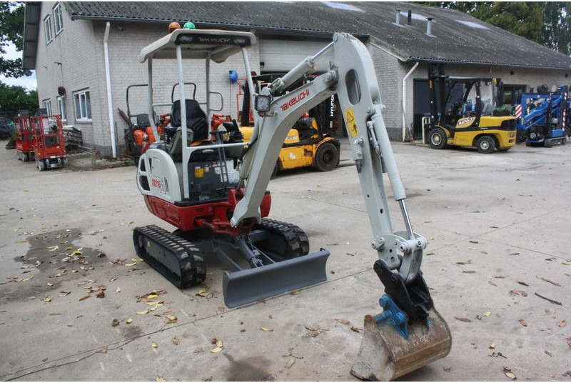 Takeuchi TB216 - Mini escavadeira: foto 5 Takeuchi TB216 - Mini escavadeira: foto 5