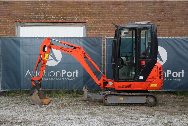 Takeuchi TB216 - Mini escavadeira: foto 2 Takeuchi TB216 - Mini escavadeira: foto 2