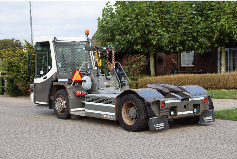 Terberg DT183 Mega - Tractor de terminal: foto 4 Terberg DT183 Mega - Tractor de terminal: foto 4