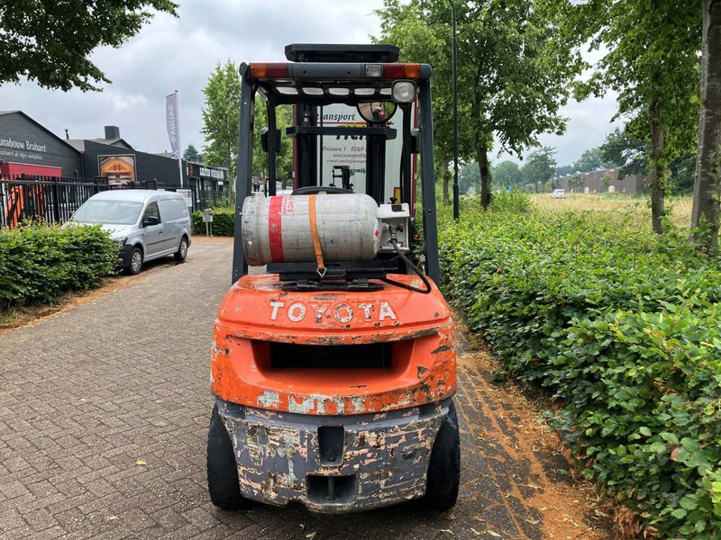 Toyota 02-7FGF30 - Empilhadeira a gás: foto 4 Toyota 02-7FGF30 - Empilhadeira a gás: foto 4