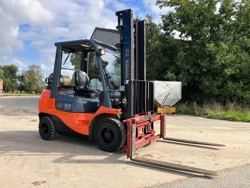 Toyota 42-7FGF25 - Empilhadeira a gás: foto 2 Toyota 42-7FGF25 - Empilhadeira a gás: foto 2