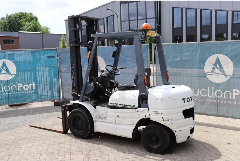 Toyota 62-6FDF30 - Empilhadeira a diesel: foto 4 Toyota 62-6FDF30 - Empilhadeira a diesel: foto 4