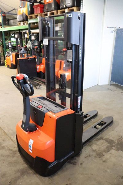 Toyota SWE120 - Stacker: foto 5 Toyota SWE120 - Stacker: foto 5