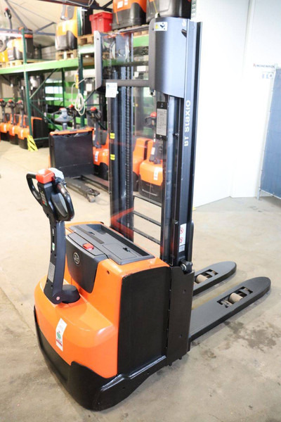 Toyota SWE140L - Stacker: foto 5 Toyota SWE140L - Stacker: foto 5
