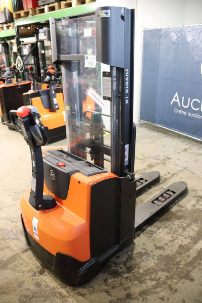 Toyota SWE140L - Stacker: foto 5 Toyota SWE140L - Stacker: foto 5