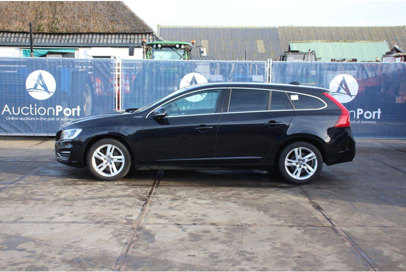 Volvo V60 D6 AWD Plug-in Hybrid - Automóvel: foto 2 Volvo V60 D6 AWD Plug-in Hybrid - Automóvel: foto 2