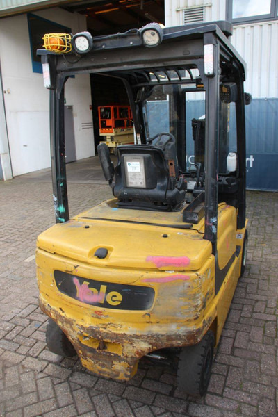 Yale ERP35VL E2645 - Empilhadeira elétrica: foto 5 Yale ERP35VL E2645 - Empilhadeira elétrica: foto 5