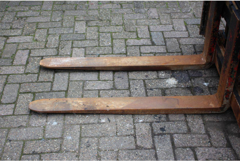 Empilhadeira a diesel Yale GDP30VX E2345: foto 12 Empilhadeira a diesel Yale GDP30VX E2345: foto 12