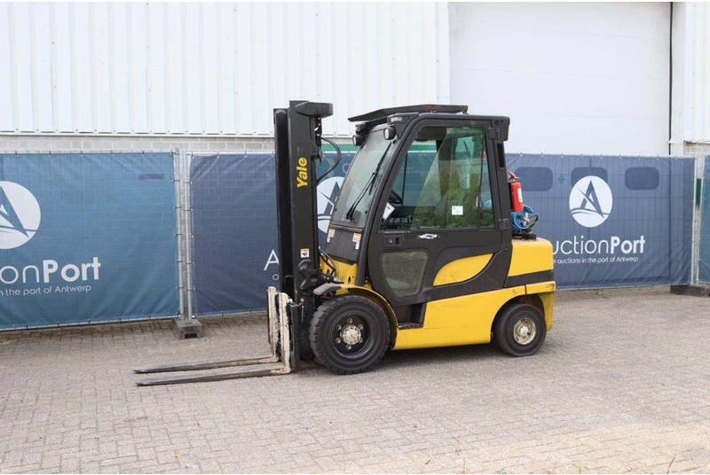 Yale GLP30VX - Empilhadeira a gás: foto 1 Yale GLP30VX - Empilhadeira a gás: foto 1