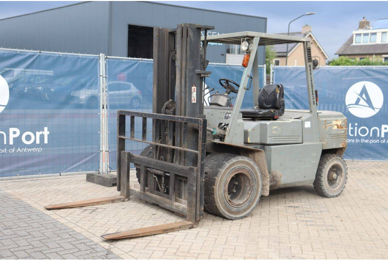 Empilhadeira a diesel Yang FD-45IIP: foto 9