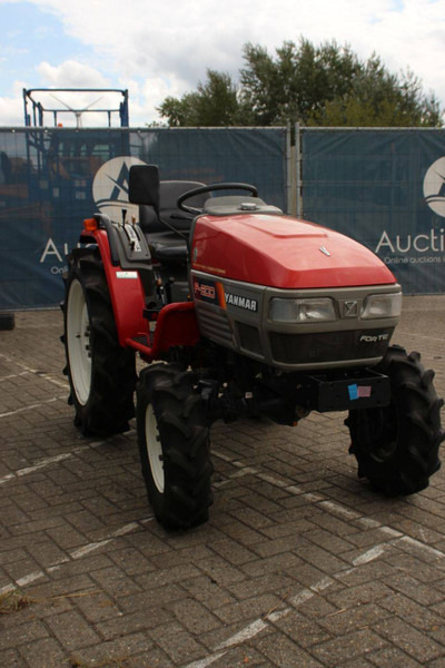 Trator Yanmar F-200: foto 6