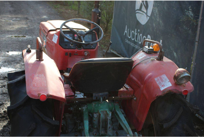 Trator Yanmar YM2310: foto 15