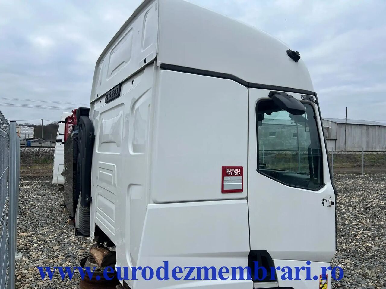 CABINA RENAULT T SLEEPER - Cabine por Camião: foto 5 CABINA RENAULT T SLEEPER - Cabine por Camião: foto 5