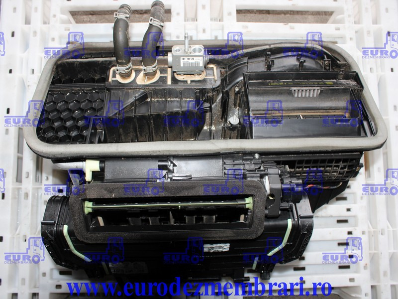 CARCASA SISTEM CLIMATIZARE MERCEDES ACTROS MP4 A9608305560 - Peça de ar condicionado por Camião: foto 1 CARCASA SISTEM CLIMATIZARE MERCEDES ACTROS MP4 A9608305560 - Peça de ar condicionado por Camião: foto 1