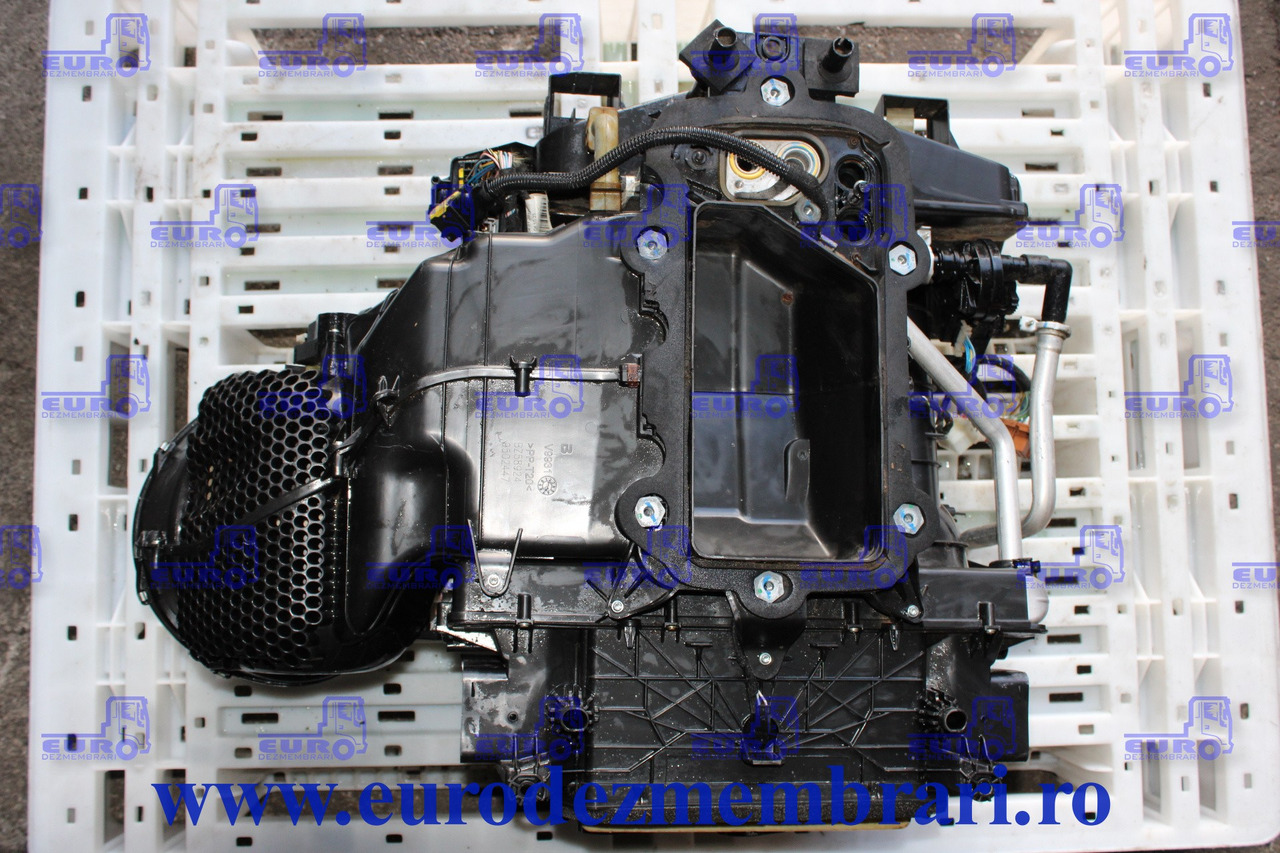 CARCASA SISTEM CLIMATIZARE VOLVO FH4 84243942 - Peça de ar condicionado por Camião: foto 2 CARCASA SISTEM CLIMATIZARE VOLVO FH4 84243942 - Peça de ar condicionado por Camião: foto 2