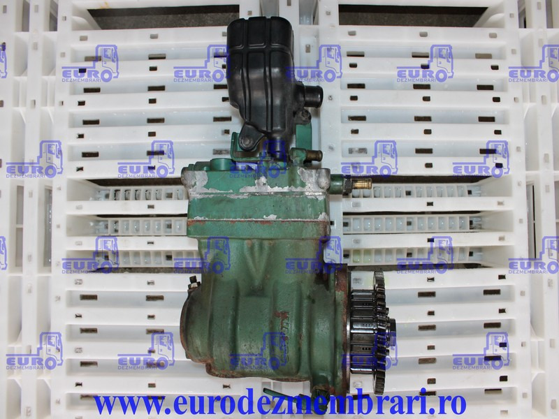 COMPRESOR AER CU AMBREIAJ VOLVO FH4 D13K 22017920, 22605008, 21984259 - Compressor, sistema de ar comprimido por Camião: foto 1 COMPRESOR AER CU AMBREIAJ VOLVO FH4 D13K 22017920, 22605008, 21984259 - Compressor, sistema de ar comprimido por Camião: foto 1