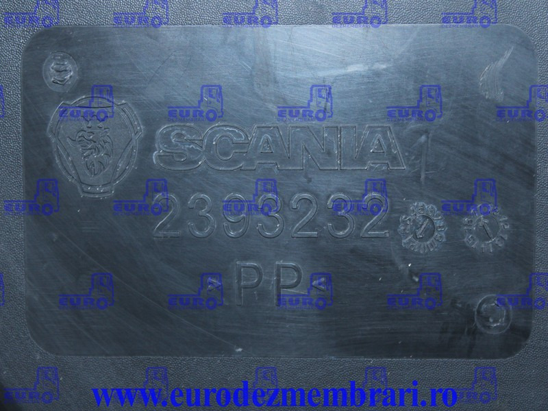 REZERVOR ADBLUE SCANIA NGS 2393232, 2113215 - Tanque para AdBlue por Camião: foto 3 REZERVOR ADBLUE SCANIA NGS 2393232, 2113215 - Tanque para AdBlue por Camião: foto 3