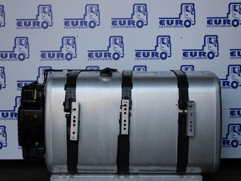 REZERVOR COMBUSTIBIL 570L + CARCASA POMPARE COMBUSTIBIL SCANIA SUPER 2710466, 3110686 - Tanque de combustível por Camião: foto 1 REZERVOR COMBUSTIBIL 570L + CARCASA POMPARE COMBUSTIBIL SCANIA SUPER 2710466, 3110686 - Tanque de combustível por Camião: foto 1