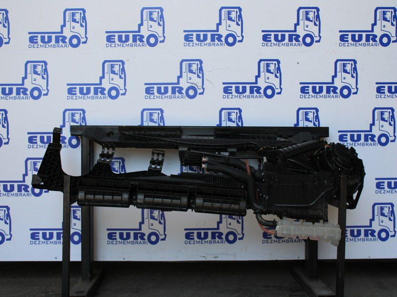 SISTEM CLIMATIZARE MERCEDES ACTROS MP4 A0004460977, A9608312845, A9608302860, A0004460777, A9608300560 - Peça de ar condicionado por Camião: foto 1 SISTEM CLIMATIZARE MERCEDES ACTROS MP4 A0004460977, A9608312845, A9608302860, A0004460777, A9608300560 - Peça de ar condicionado por Camião: foto 1