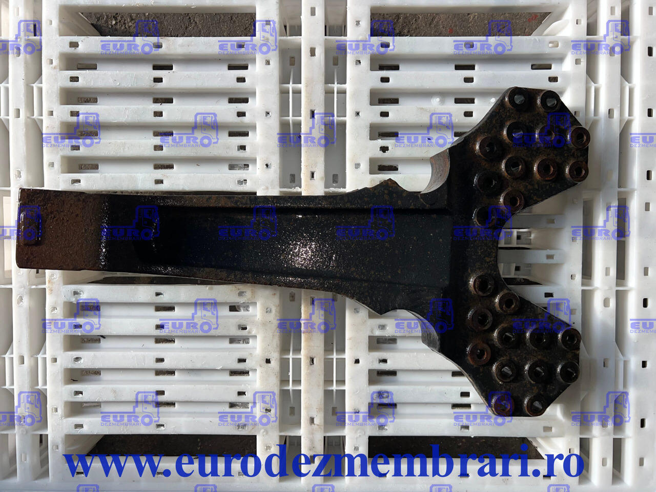 SUPORT SPATE MAN TGS 81.43215.3050 - Estrutura/ Châssis por Camião: foto 2 SUPORT SPATE MAN TGS 81.43215.3050 - Estrutura/ Châssis por Camião: foto 2