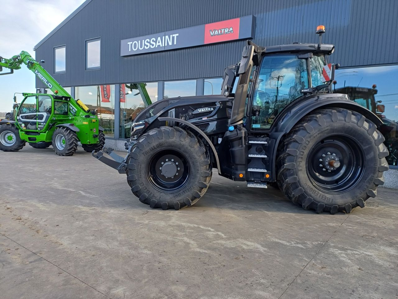 Valtra Q245 - Trator: foto 1 Valtra Q245 - Trator: foto 1