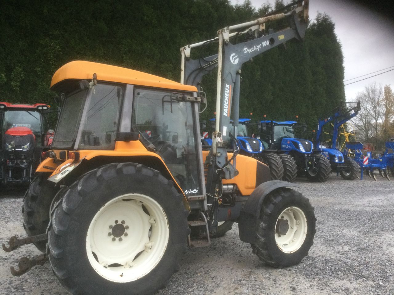 Renault CERES 355 X - Trator: foto 1 Renault CERES 355 X - Trator: foto 1