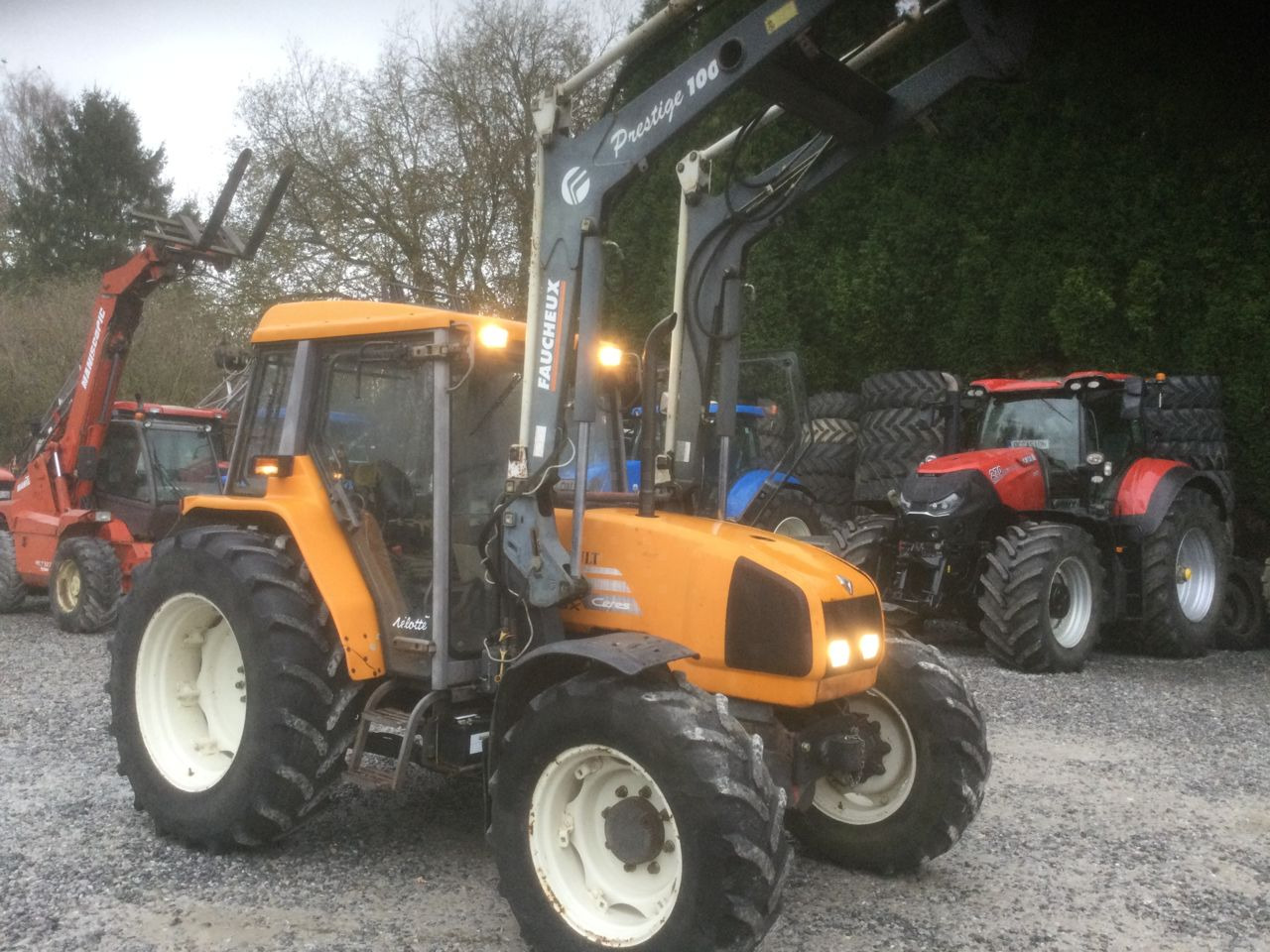 Renault CERES 355 X - Trator: foto 3 Renault CERES 355 X - Trator: foto 3