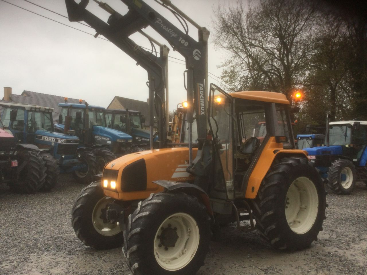 Renault CERES 355 X - Trator: foto 2 Renault CERES 355 X - Trator: foto 2