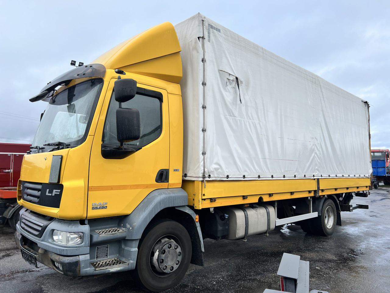 CAMION TAULINER DAF 55.250 - Camião de lona: foto 2 CAMION TAULINER DAF 55.250 - Camião de lona: foto 2