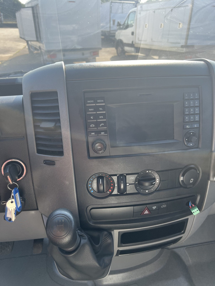 Carrinha frigorífica FURGON HELADERO 3.5T MERCEDES SPRINTER: foto 10