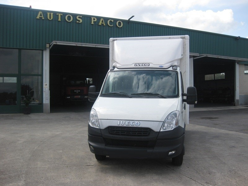 IVECO 35C15 CAJA CERRADA - Carrinha de contentor: foto 1 IVECO 35C15 CAJA CERRADA - Carrinha de contentor: foto 1
