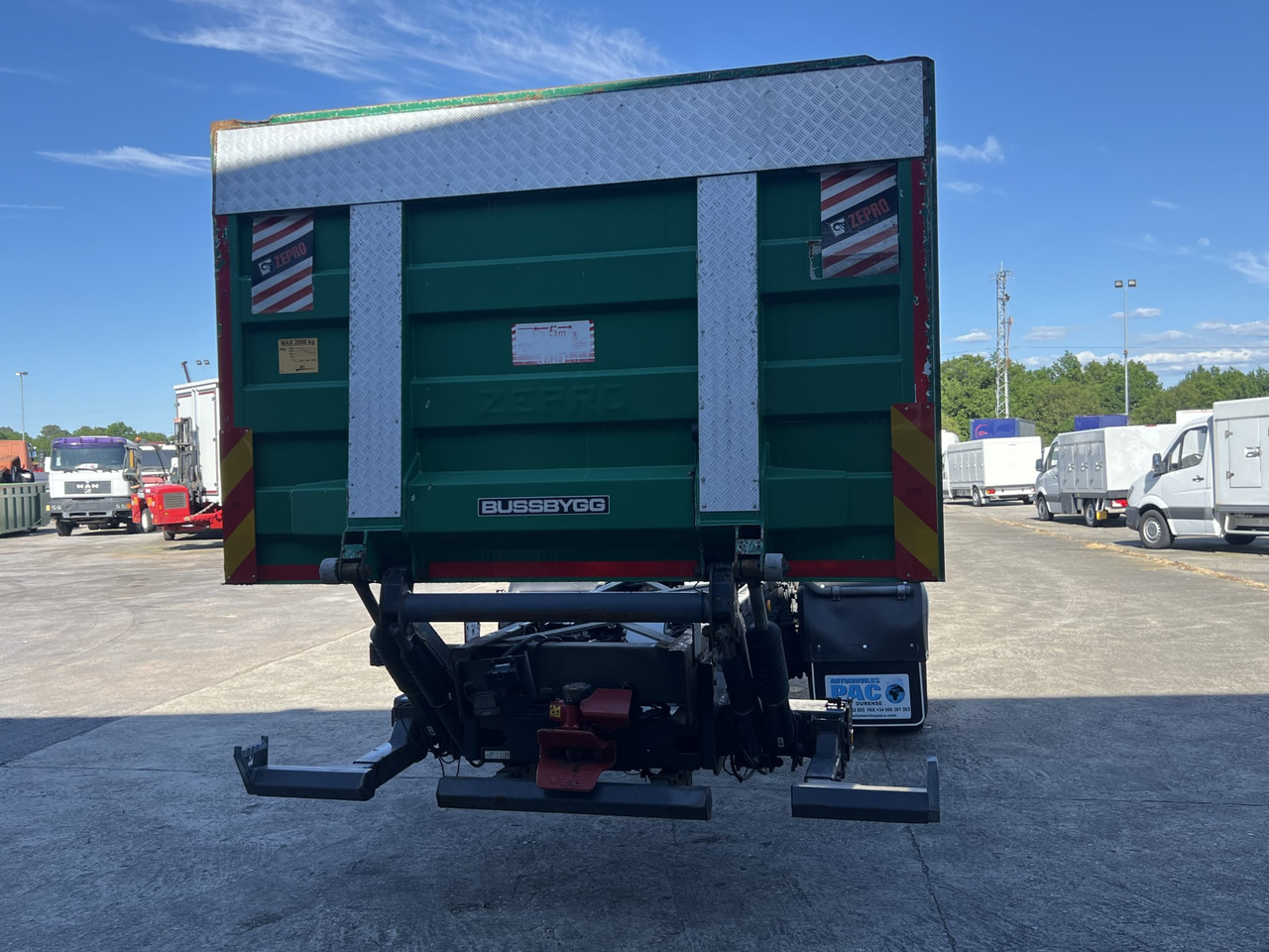 Camión Mercedes frigorífico - Camião chassi: foto 5 Camión Mercedes frigorífico - Camião chassi: foto 5