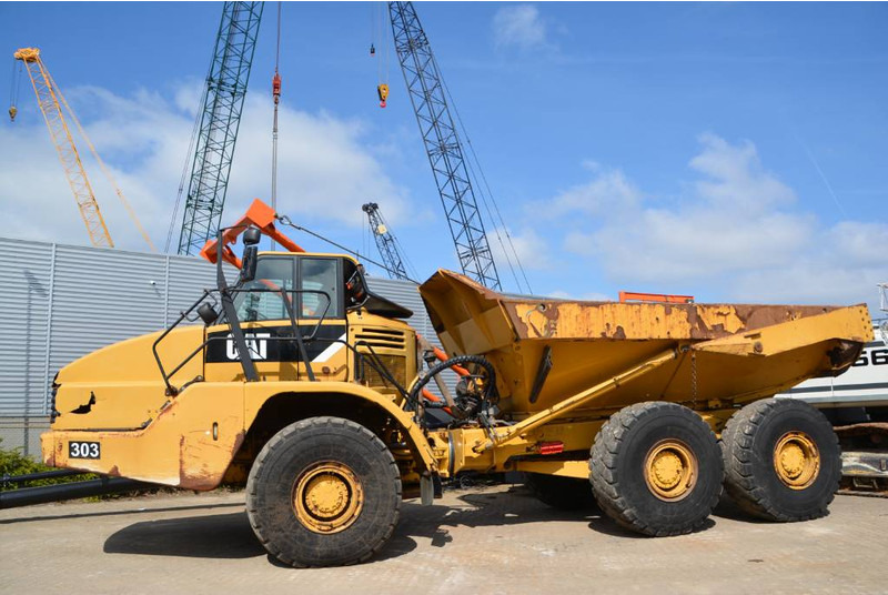Cat 735 - Caminhão articulado: foto 1 Cat 735 - Caminhão articulado: foto 1