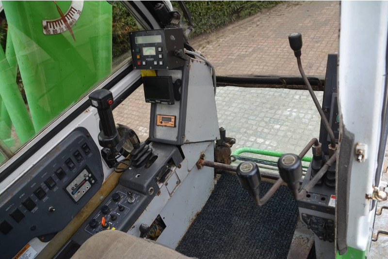 Guindaste sobre esteiras Kobelco BM 500: foto 9