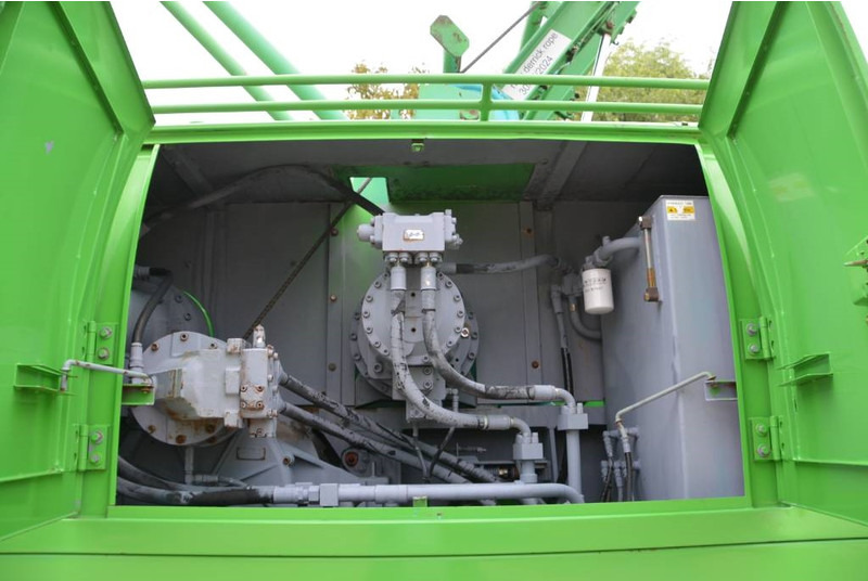 Guindaste sobre esteiras Kobelco BM 500: foto 13