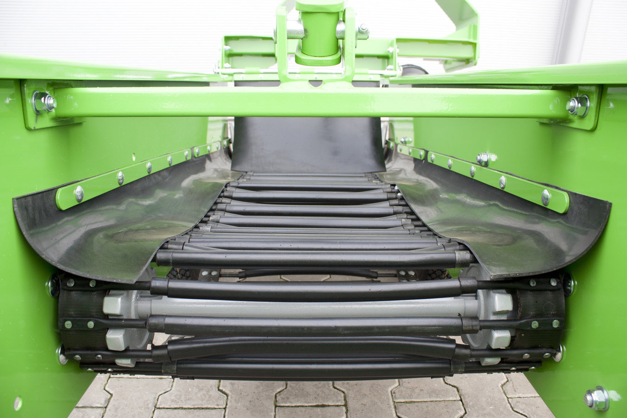 BOMET Kopaczka przenosnikowa jednorzędowa / Einreihiger Kartoffelroder /Potato digger / Однорядная картофельная копалка - Máquina para batata: foto 2 BOMET Kopaczka przenosnikowa jednorzędowa / Einreihiger Kartoffelroder /Potato digger / Однорядная картофельная копалка - Máquina para batata: foto 2