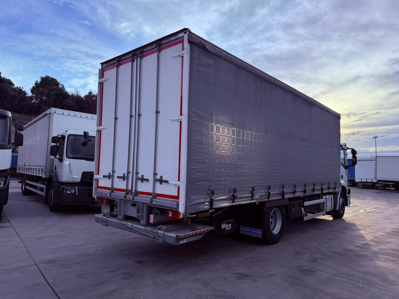 IVECO AD190S31P Stralis E6 (Tauliner) - Camião de lona: foto 3 IVECO AD190S31P Stralis E6 (Tauliner) - Camião de lona: foto 3