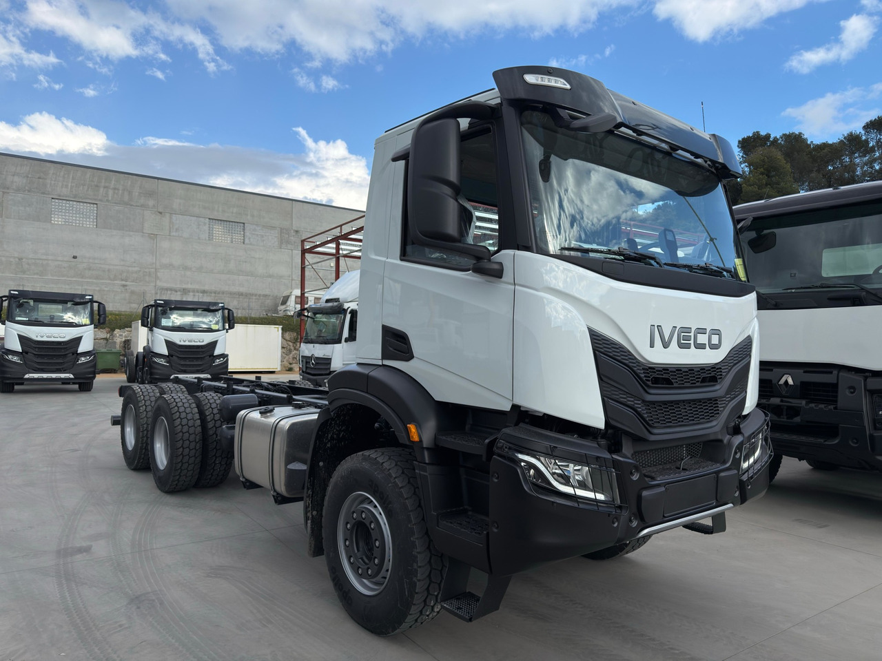 IVECO AD380T46 6x4 E6 (Chassis) - Camião chassi: foto 2 IVECO AD380T46 6x4 E6 (Chassis) - Camião chassi: foto 2